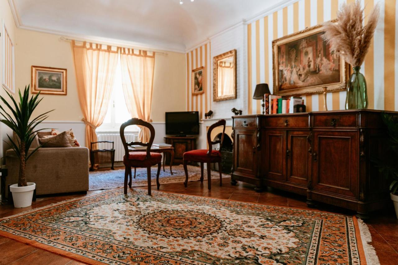 La Foresteria Di Palazzo Picedi Benettini Sarzana Eksteriør billede