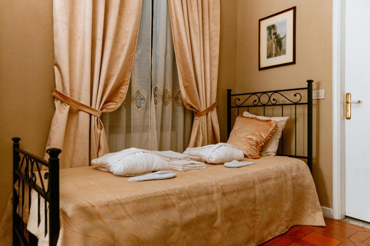 La Foresteria Di Palazzo Picedi Benettini Sarzana Eksteriør billede